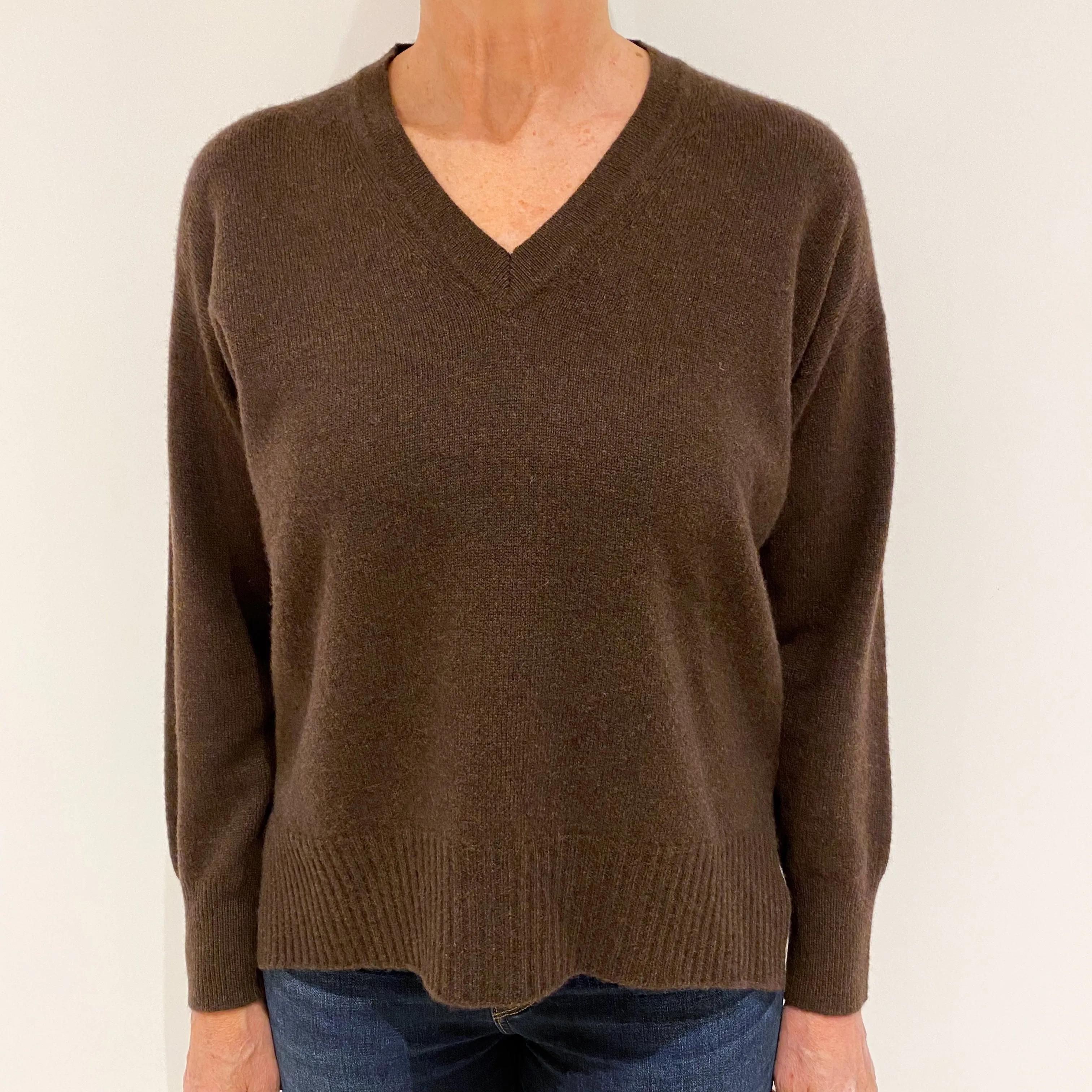 Brand New Scottish Chocolate Brown Cashmere V-Neck Jumper Medium