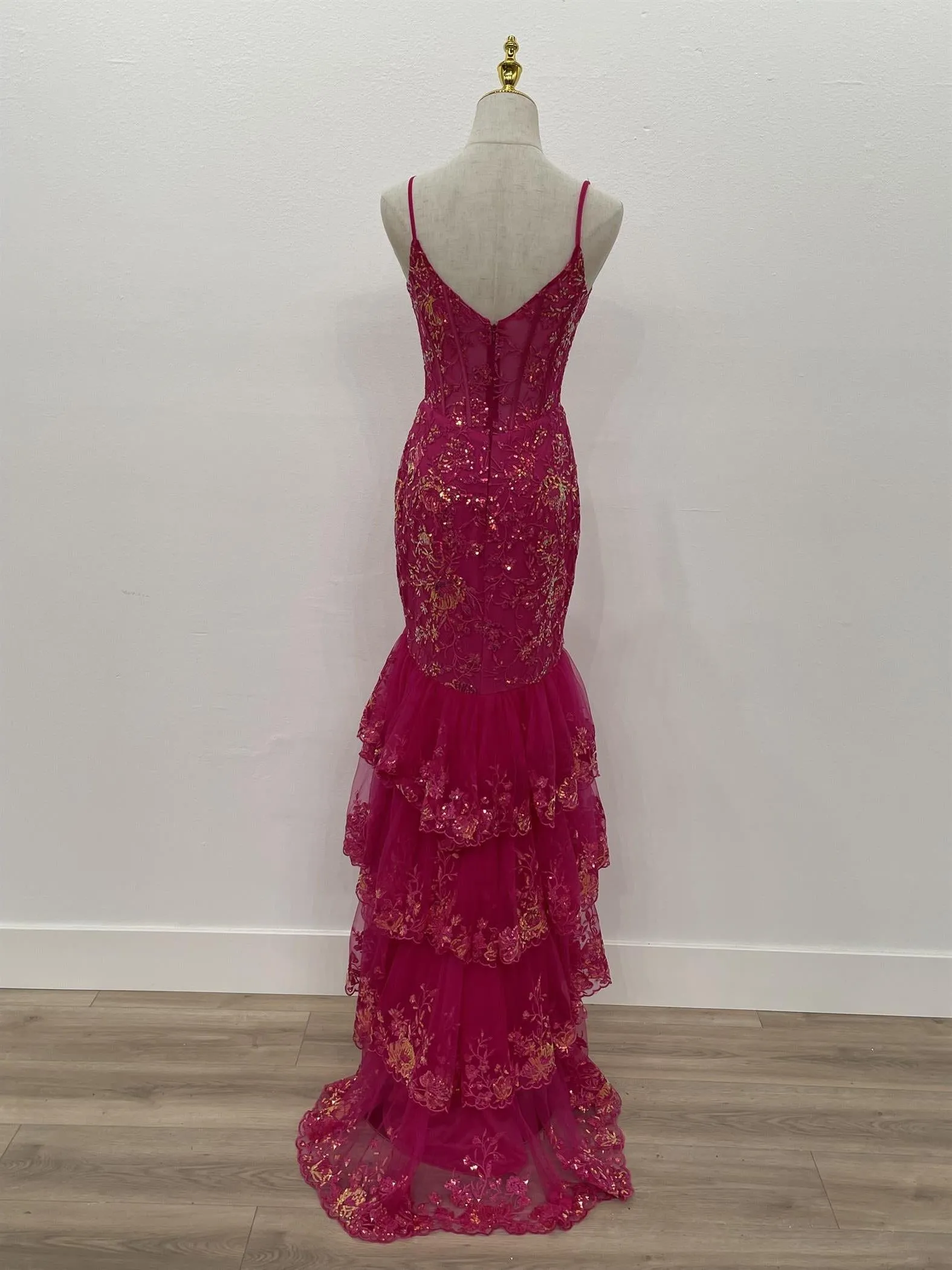 Fitted Applique Sleeveless Tiered Slit Dress_T1337