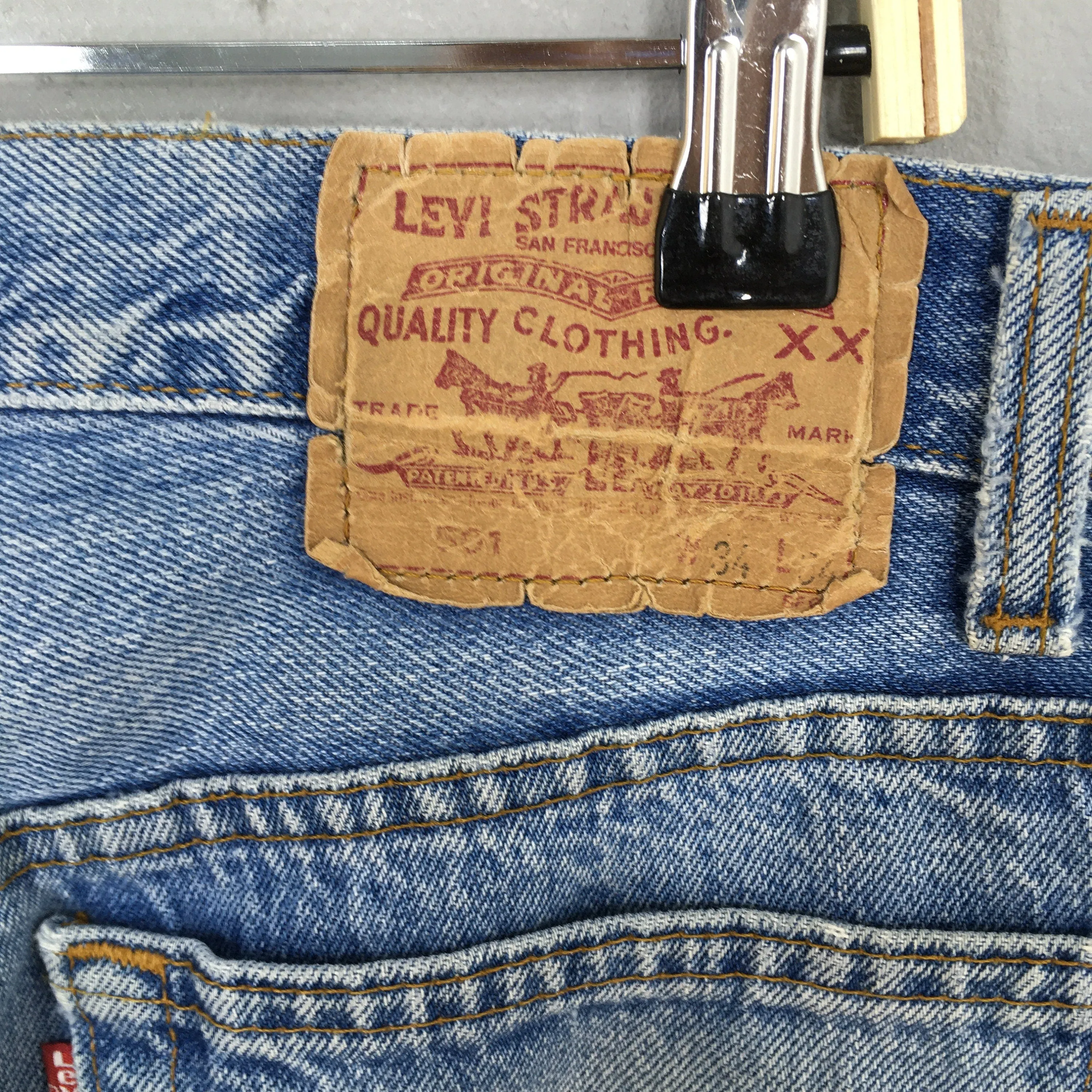 Levi's 501 Faded Dirty Light Wash Jeans Size 32x30