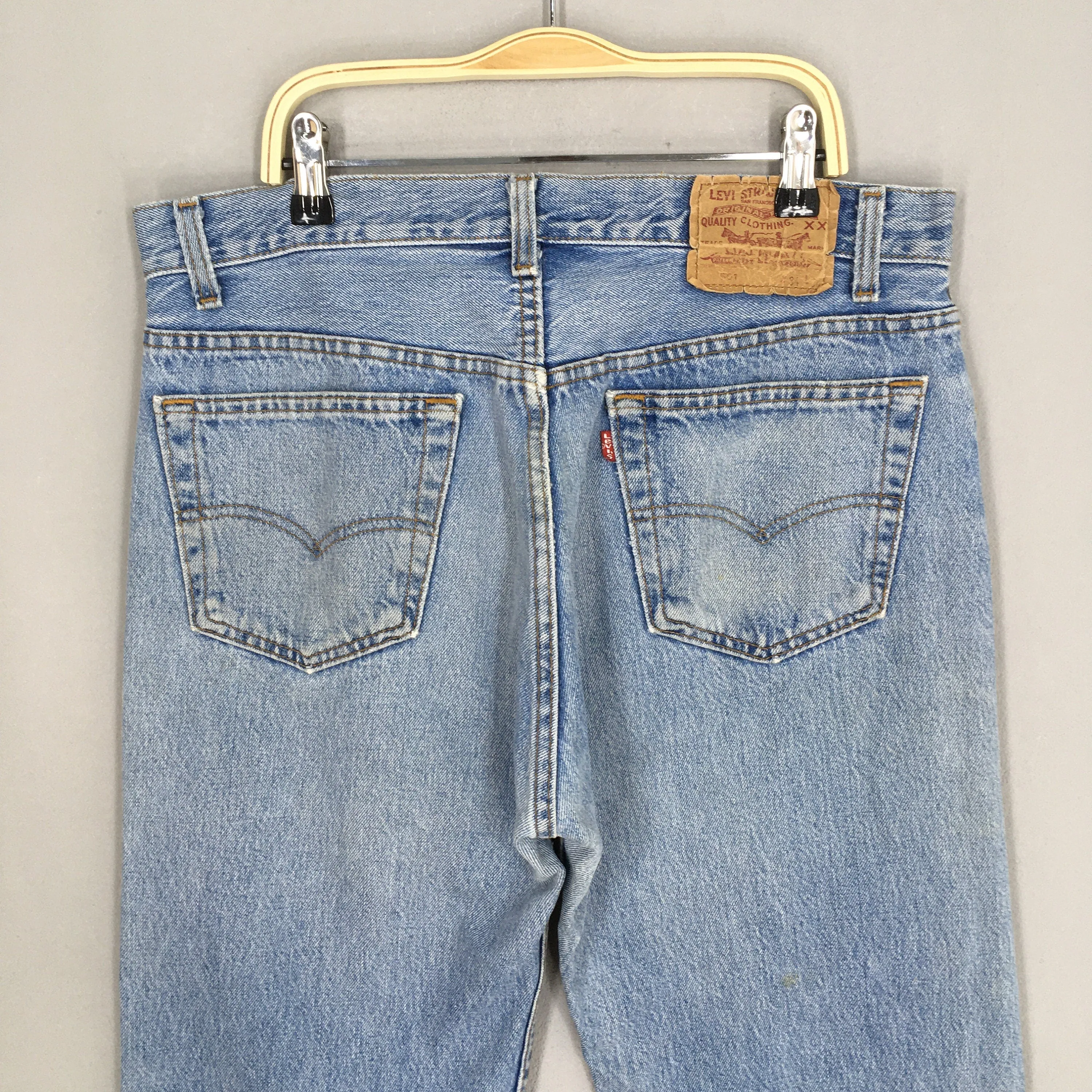 Levi's 501 Faded Dirty Light Wash Jeans Size 32x30