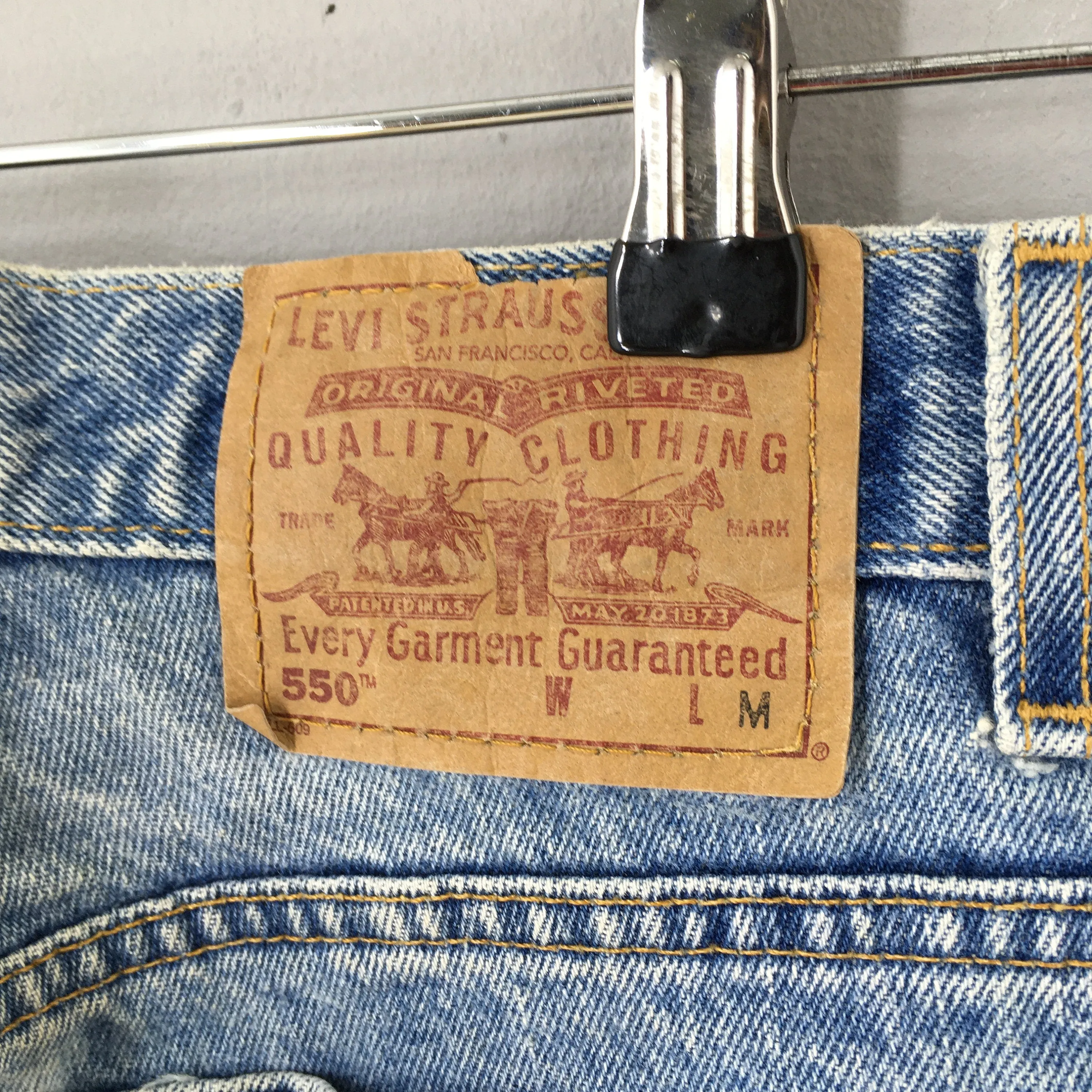 Levis 550 Tapered Leg Mom Jeans Size 27x30