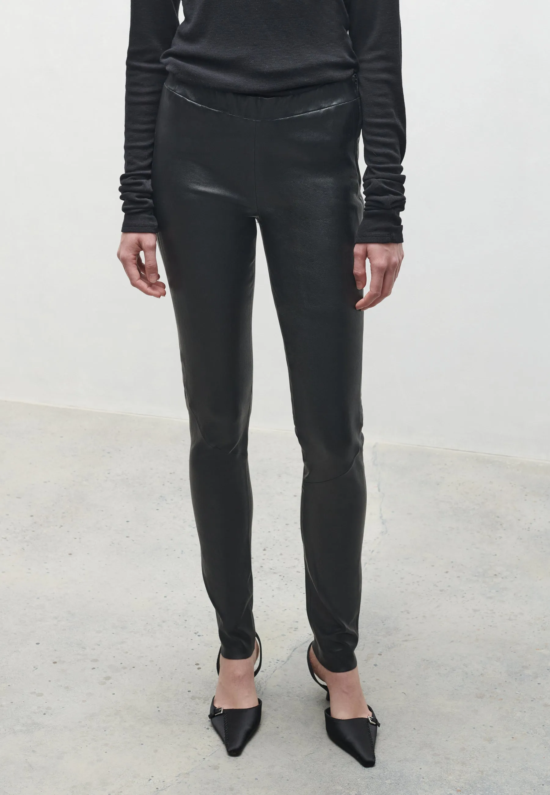 ROCHE | Leather stretch legging