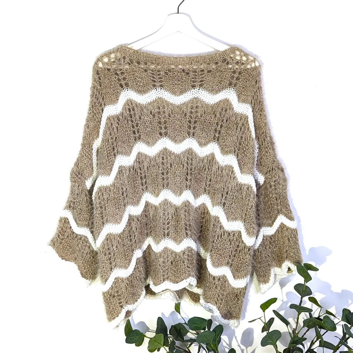 Wavy design acrylic mix jumper