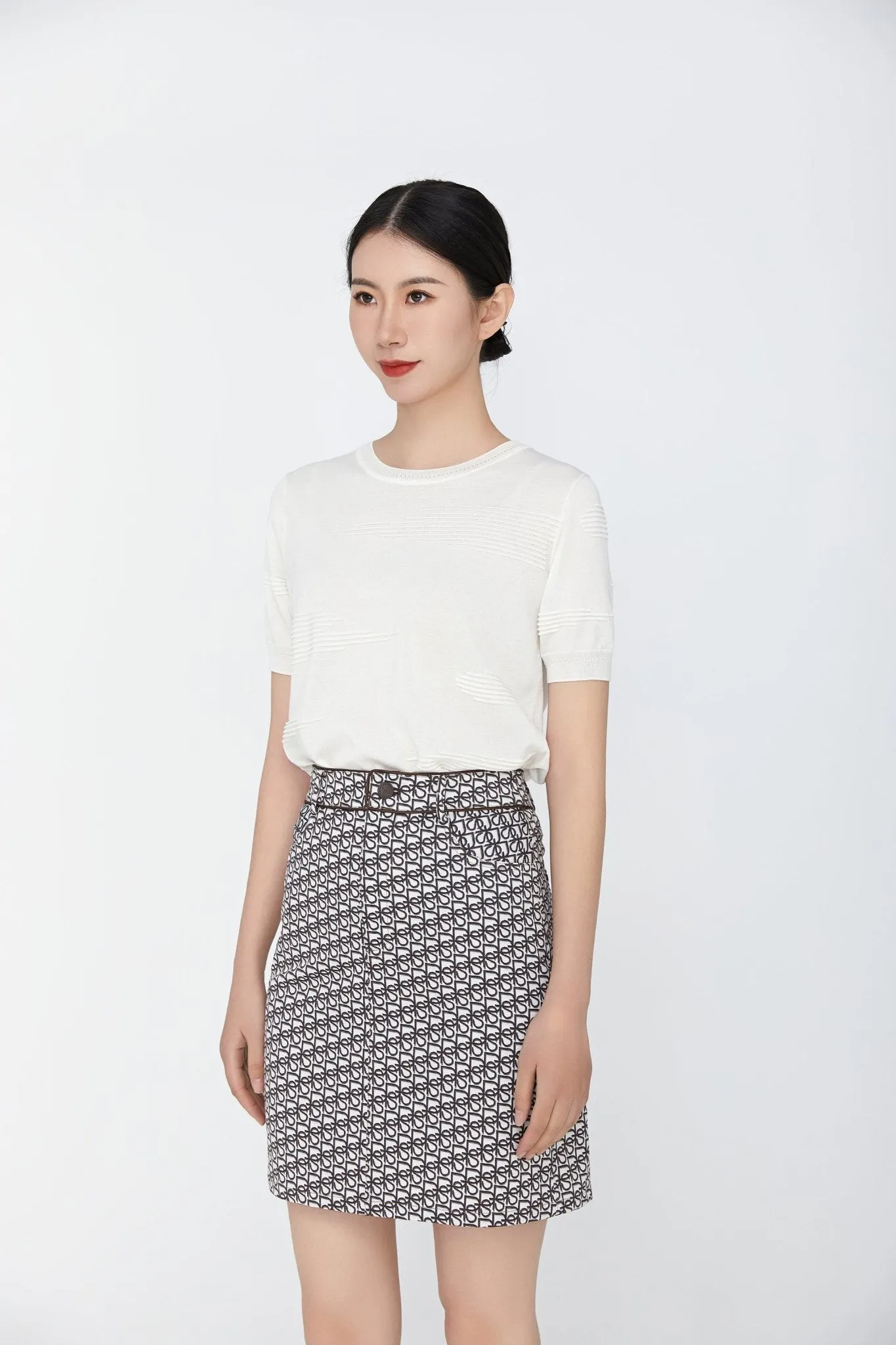 White Short Sleeve Crewneck Knit T-shirt