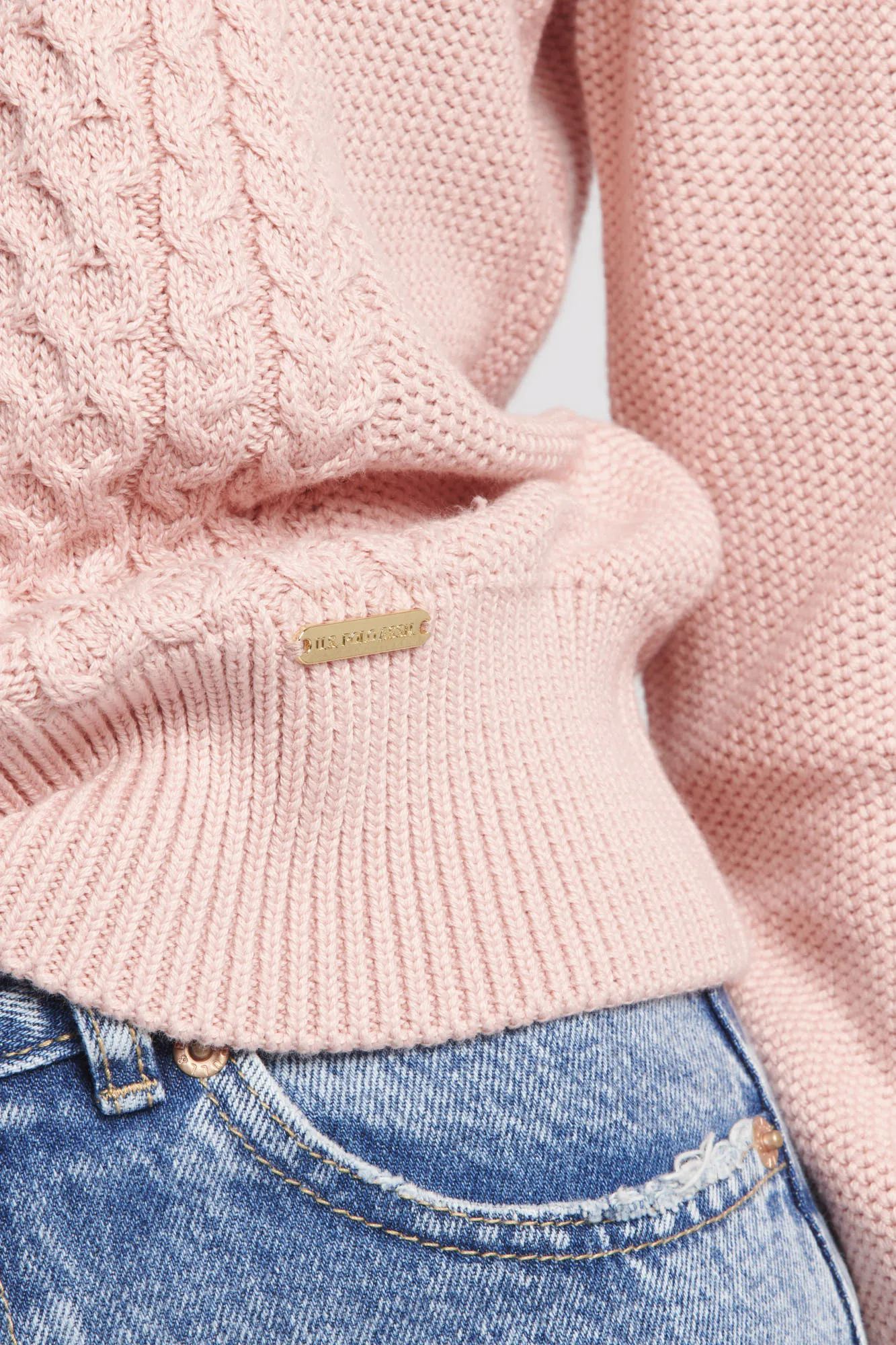 Womens Multi Cable Knit Jumper in Silver Pink