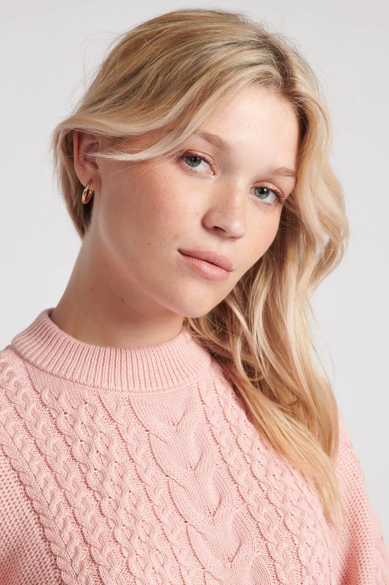 Womens Multi Cable Knit Jumper in Silver Pink
