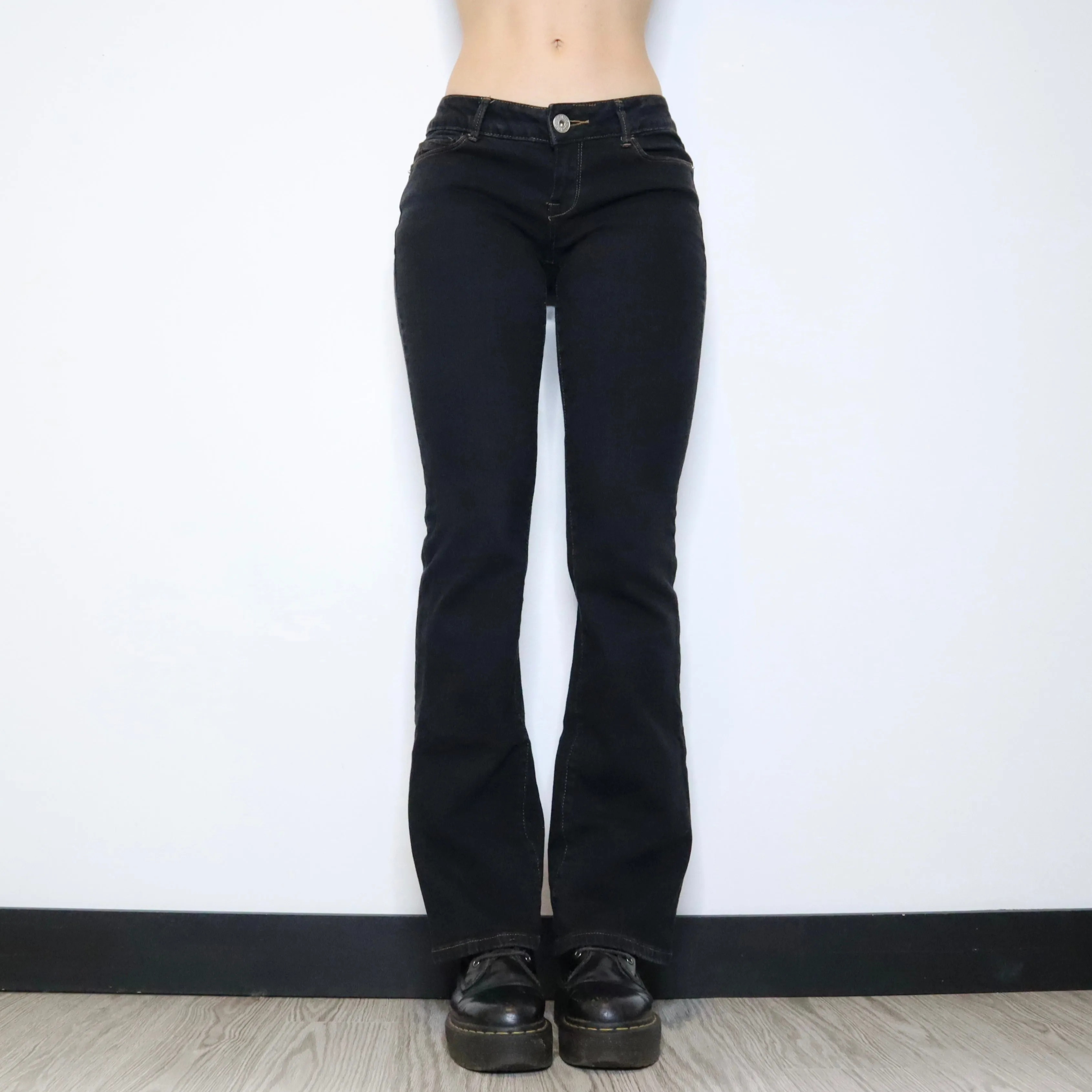 Y2K GUESS Low Rise Flare Jeans (S/M)